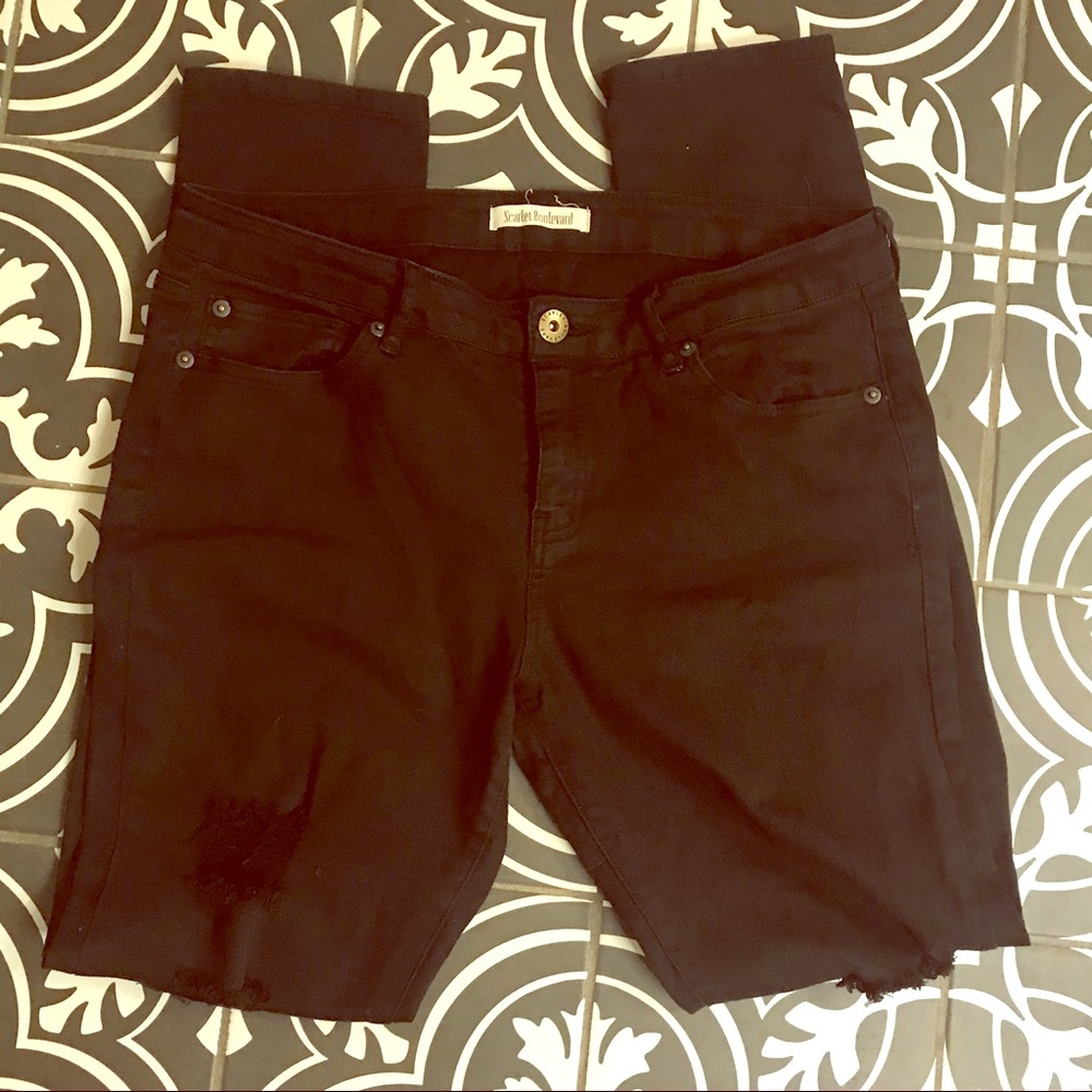 Black distressed jeans